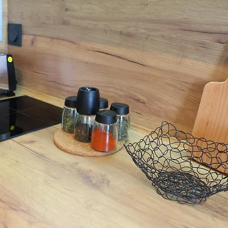 Shik & Chic In The Heart Of # 5min From Μπουργκάς