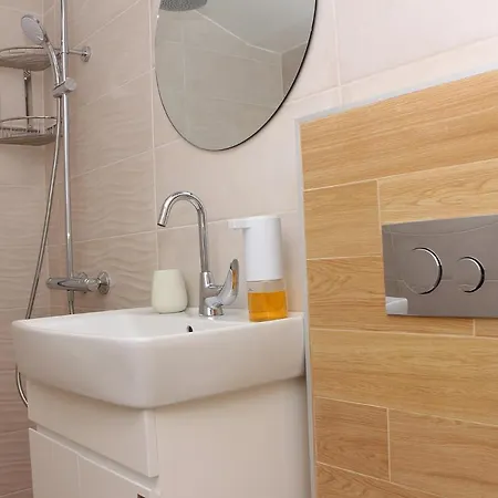 Apartment Shik & Chic In The Heart Of # 5min From # New Burgas